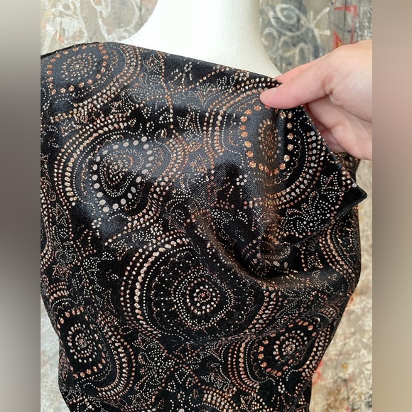 Super Sparkly ONYX NITE Black & Bronze Scoop Neck Top. - Picture 5 of 10